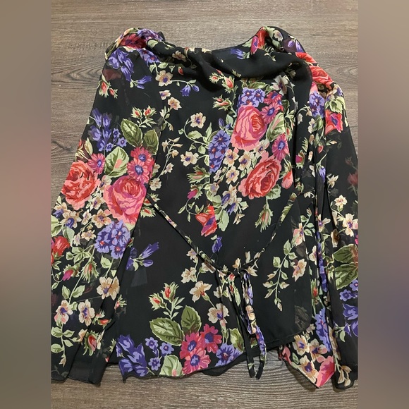 Bundle Maternity tops size medium - Picture 3 of 6